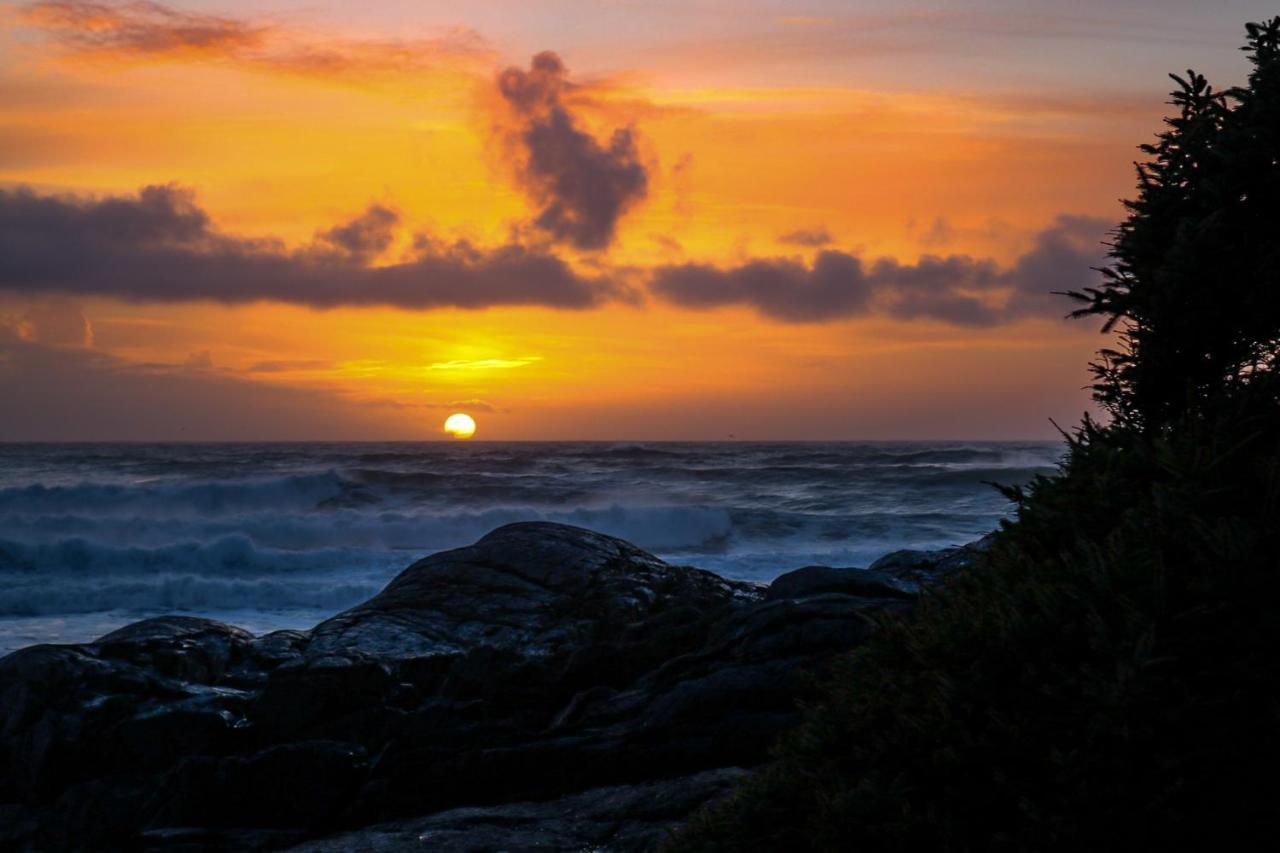 Pluvio Restaurant And Rooms Ucluelet Εξωτερικό φωτογραφία